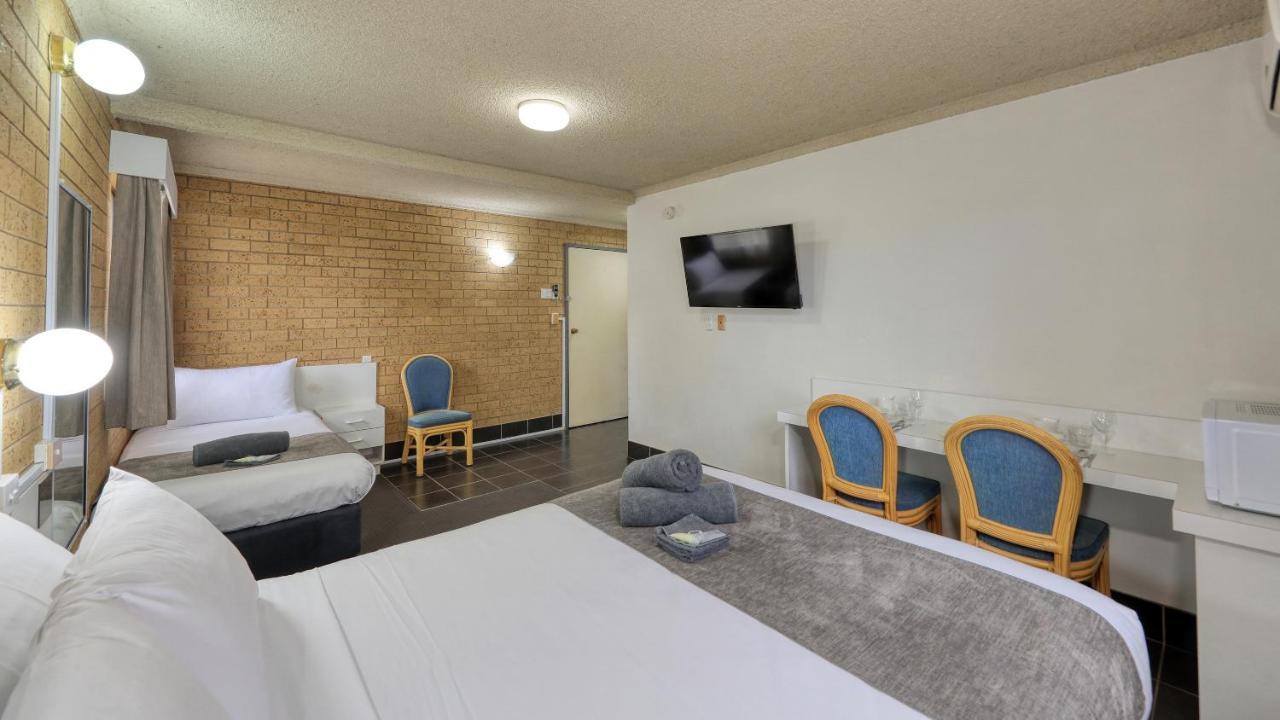 Hamilton Hume Motor Inn Yass Exterior photo